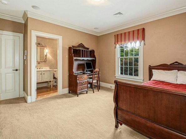 9 Wescott Drive, Hopkinton MA 01748