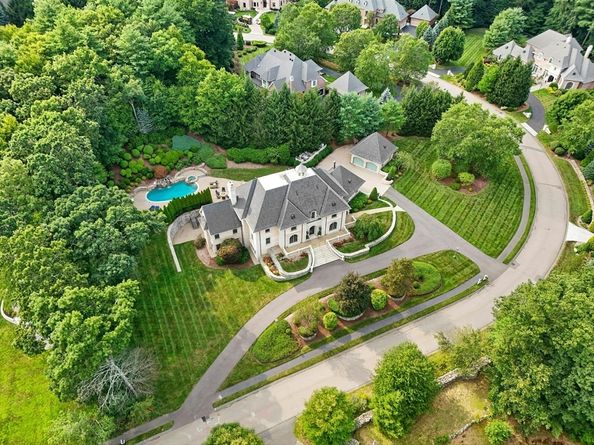 9 Wescott Drive, Hopkinton MA 01748