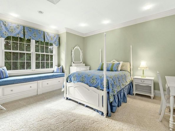 9 Wescott Drive, Hopkinton MA 01748