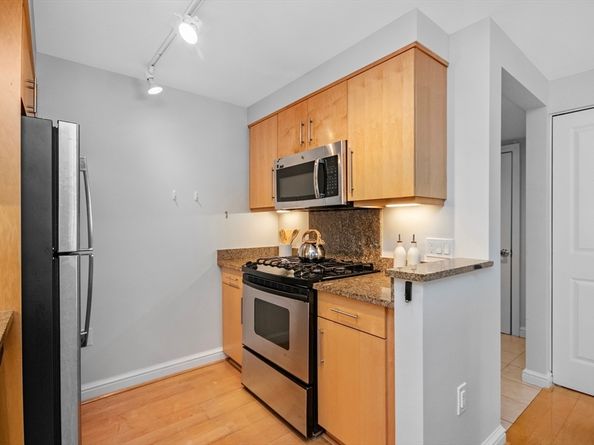 183-185 Massachusetts 802, Boston MA 02115