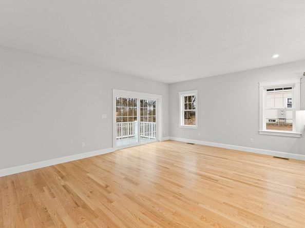 35 Leonard St 35, Bridgewater MA 02324