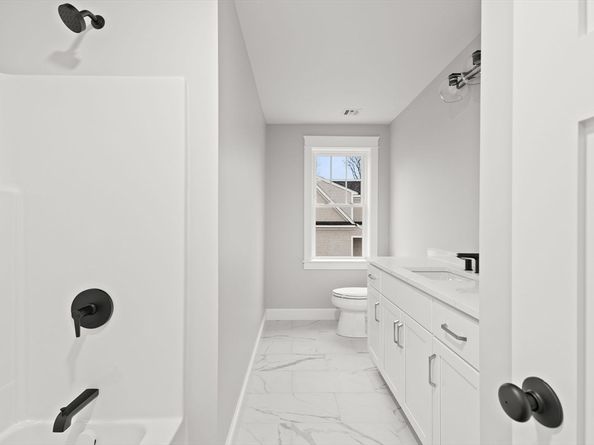 35 Leonard St 35, Bridgewater MA 02324