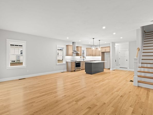 35 Leonard St 35, Bridgewater MA 02324
