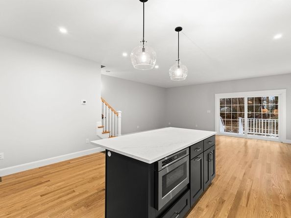 35 Leonard St 35, Bridgewater MA 02324