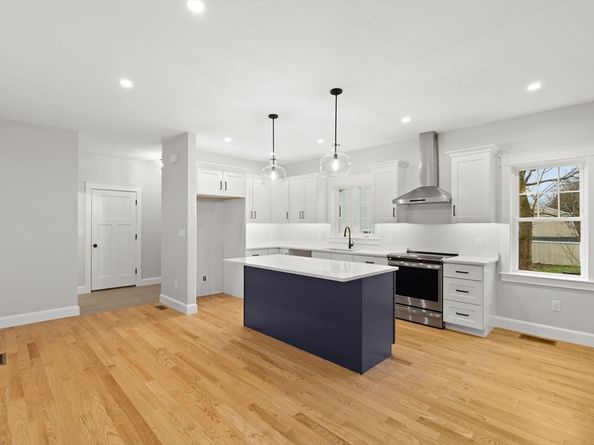 29 Leonard St 29, Bridgewater MA 02324