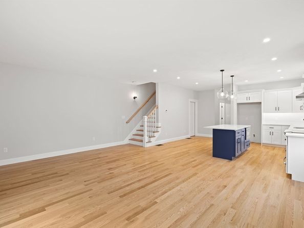 29 Leonard St 29, Bridgewater MA 02324