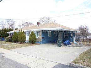 160 7th St, Leominster MA 01453