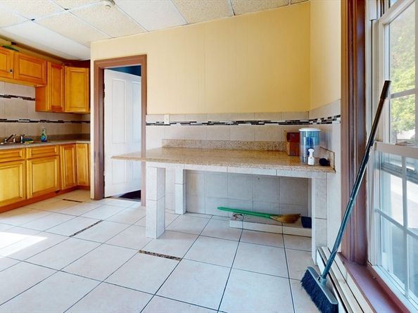 1022 Main St, Worcester MA 01603