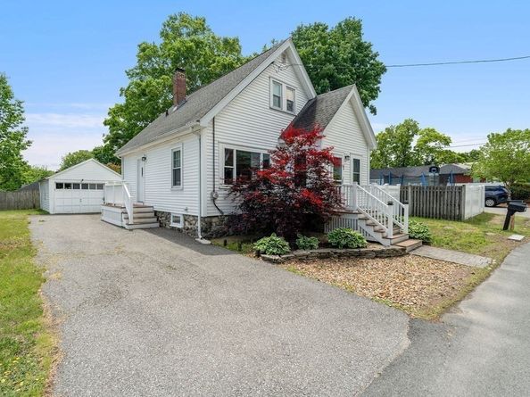 17 Juliette St, Andover MA 01810