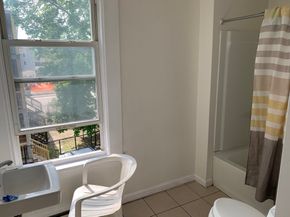 128 Austin St, Worcester MA 01609