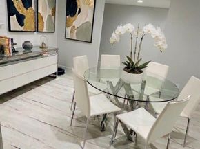930 California 105, Santa Monica CA 90403
