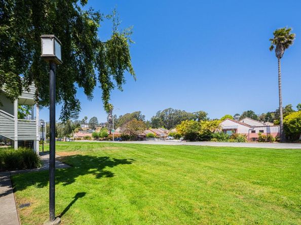 41 Grandview Street 1204, Santa Cruz CA 95060