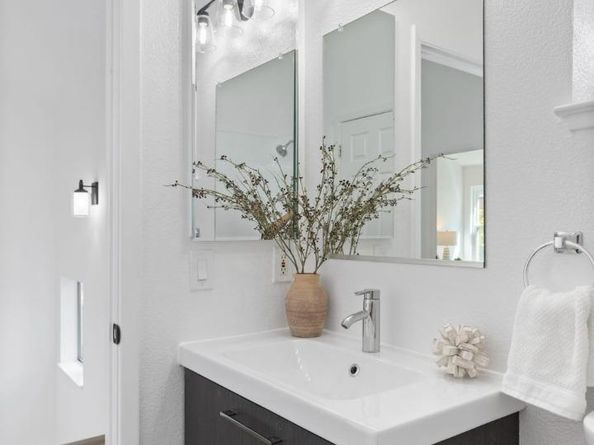 2086 S Delaware Street, San Mateo CA 94403