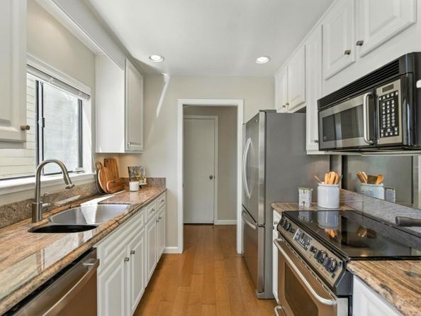 1090 Shoreline Drive, San Mateo CA 94404