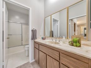 1427 Floribunda Avenue 304, Burlingame CA 94010