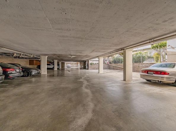 1427 Floribunda Avenue 304, Burlingame CA 94010