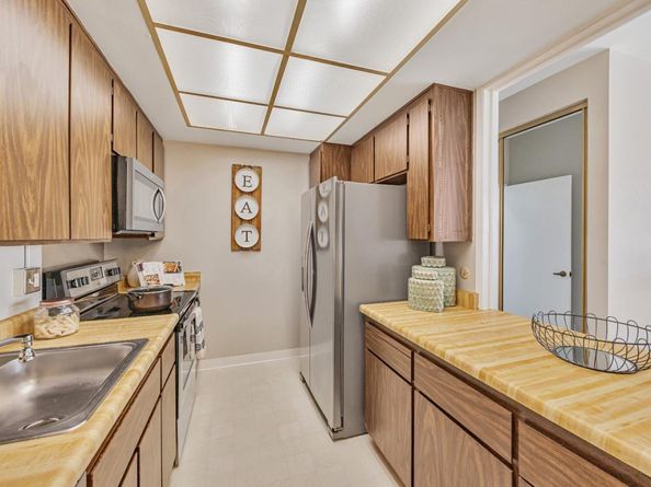 1427 Floribunda Avenue 304, Burlingame CA 94010