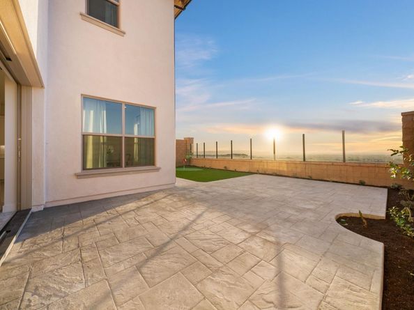 100 Glydon, Irvine CA 92618