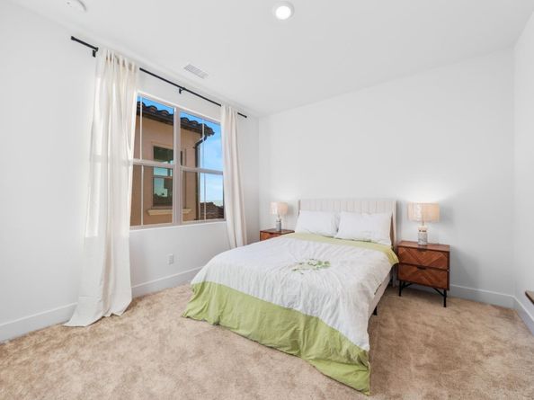 100 Glydon, Irvine CA 92618