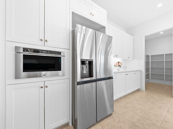 100 Glydon, Irvine CA 92618