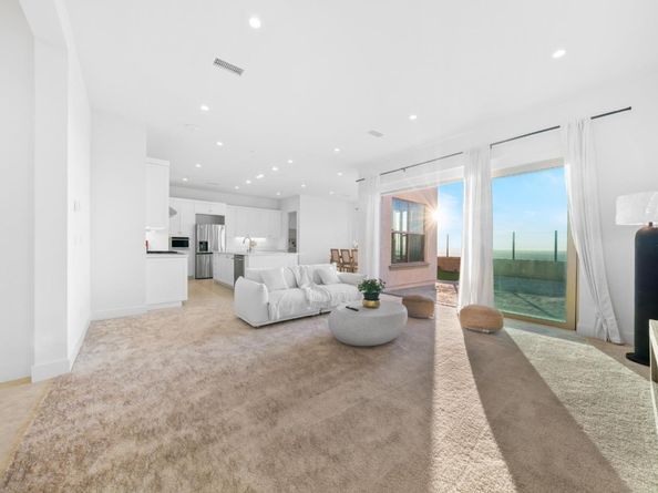 100 Glydon, Irvine CA 92618