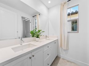 100 Glydon, Irvine CA 92618