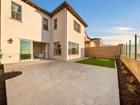 100 Glydon, Irvine CA 92618