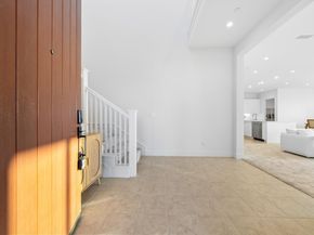 100 Glydon, Irvine CA 92618