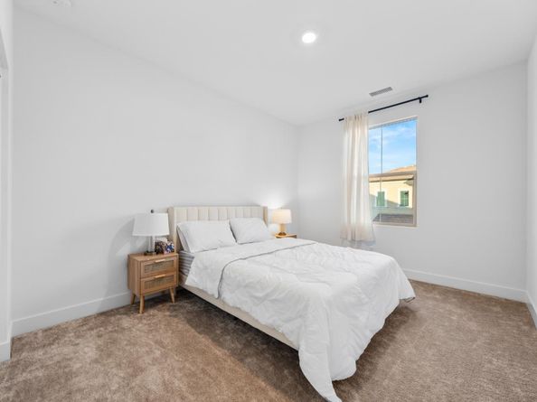 100 Glydon, Irvine CA 92618