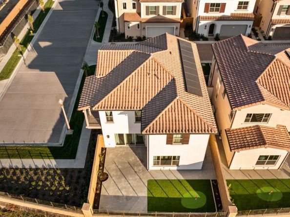 100 Glydon, Irvine CA 92618