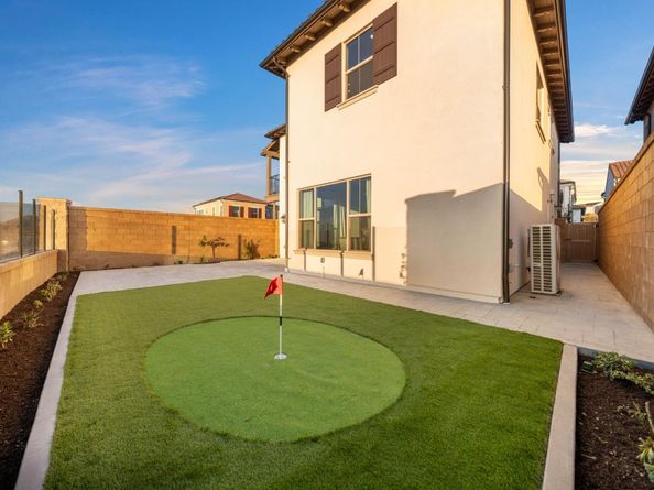 100 Glydon, Irvine CA 92618
