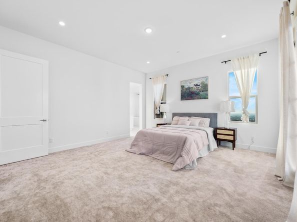 100 Glydon, Irvine CA 92618
