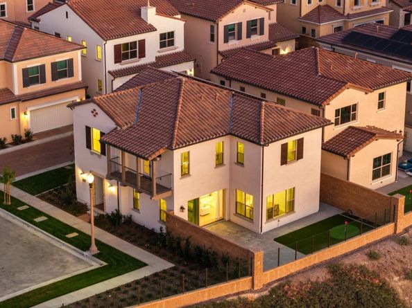 100 Glydon, Irvine CA 92618