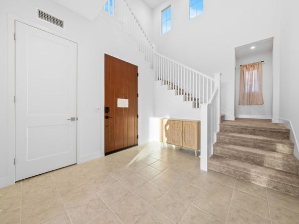 100 Glydon, Irvine CA 92618