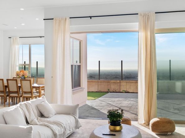 100 Glydon, Irvine CA 92618