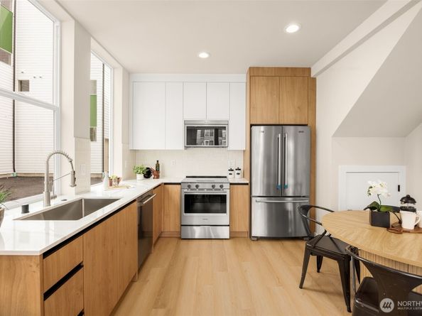 906 B 28th Avenue S, Seattle WA 98144