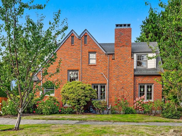 1443 Palm Avenue SW, Seattle WA 98116