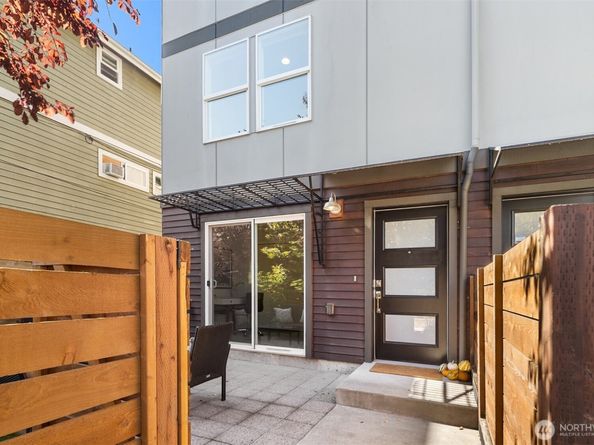3627 Gilman Avenue W, Seattle WA 98199