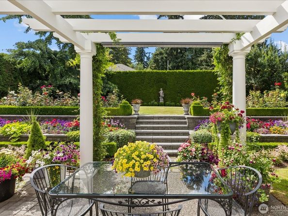 17906 Larch Way, Lynnwood WA 98037