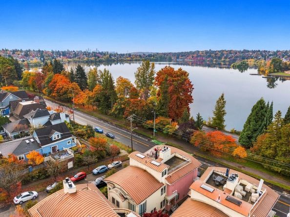 7700 E Green Lake Drive N D4, Seattle WA 98103