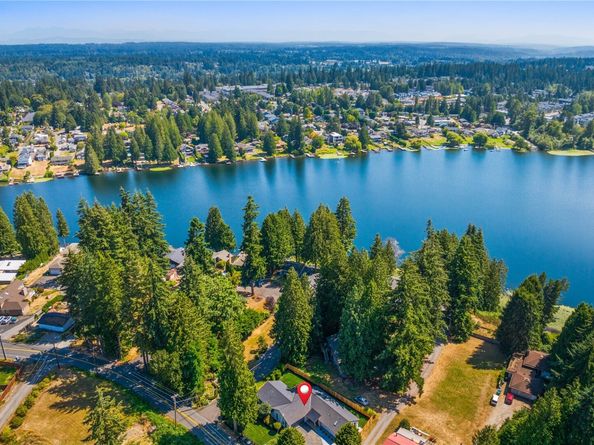 15729 Larch Way, Lynnwood WA 98087