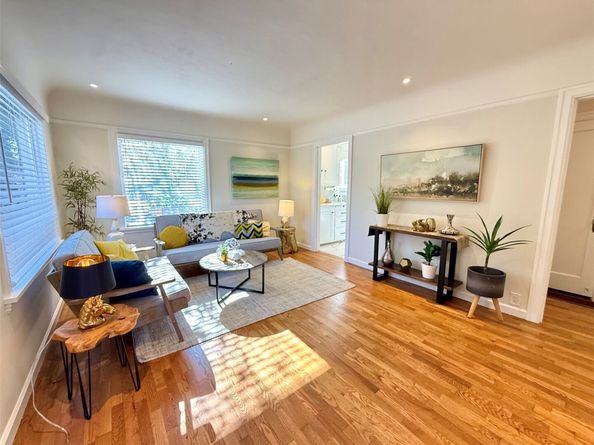 7909 9th Avenue SW, Seattle WA 98106