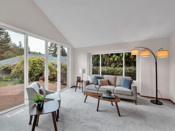 13013 NE 70th Drive, Kirkland WA 98033