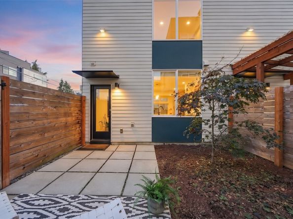 6016 California Avenue SW D, Seattle WA 98136