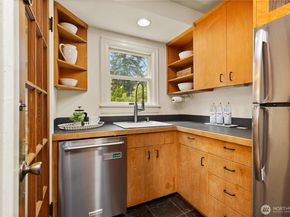 547 NE 91st Street, Seattle WA 98115