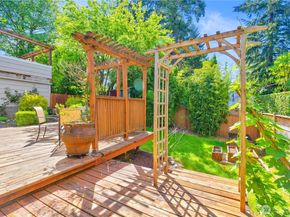 547 NE 91st Street, Seattle WA 98115