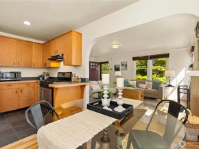 547 NE 91st Street, Seattle WA 98115