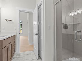 9207 NE 175th Street B, Bothell WA 98011