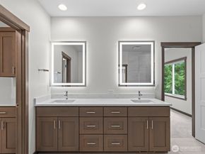 9207 NE 175th Street B, Bothell WA 98011