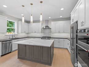9207 NE 175th Street B, Bothell WA 98011
